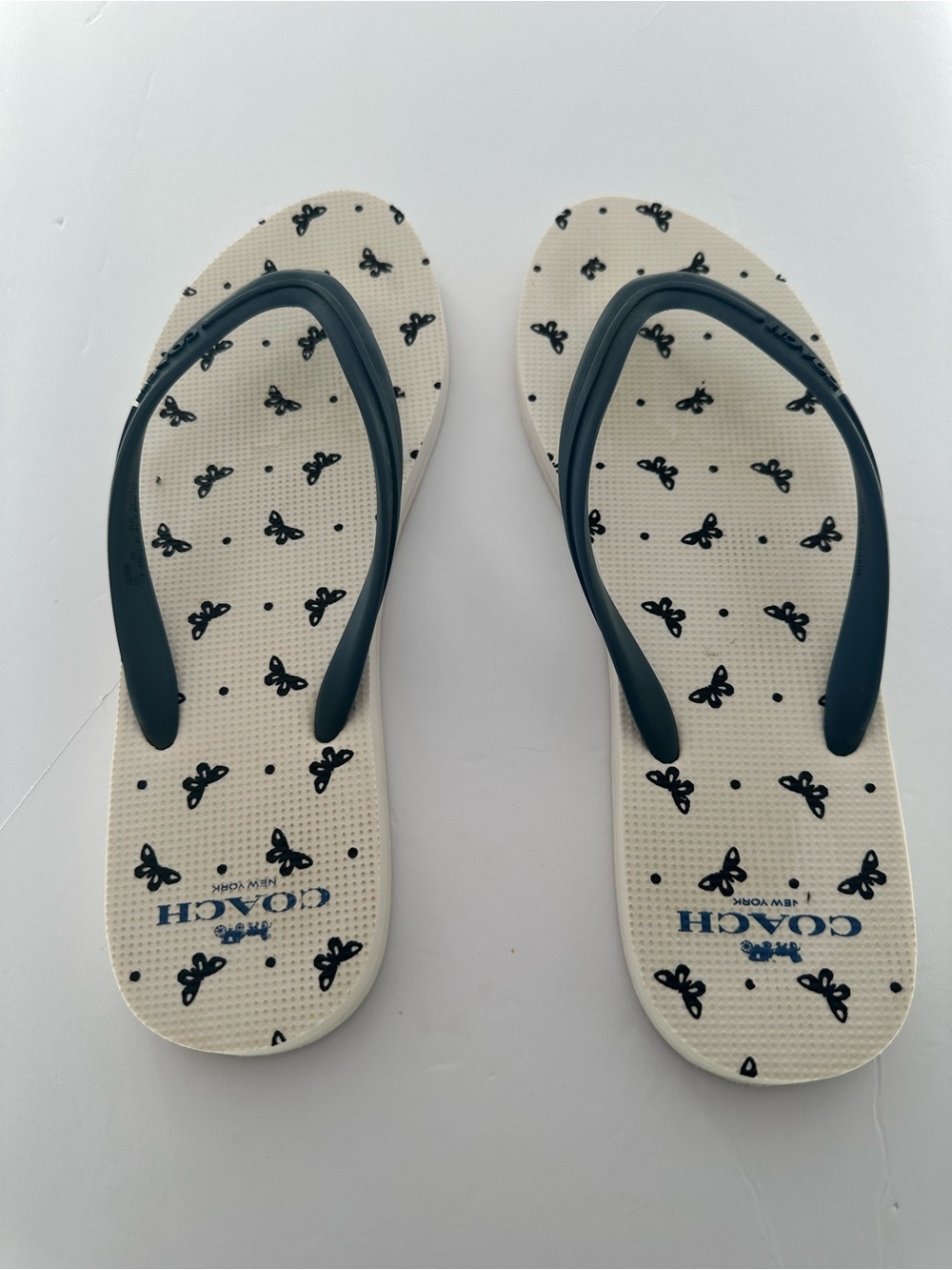 Coach Cream Footbed Flip Flops with Navy Butterfly Print Size 11